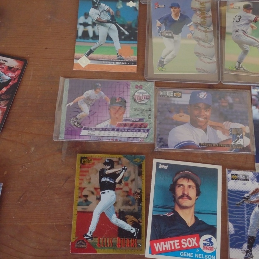 Assorted Baseball Trading Cards Collection - Picture 4 of 5